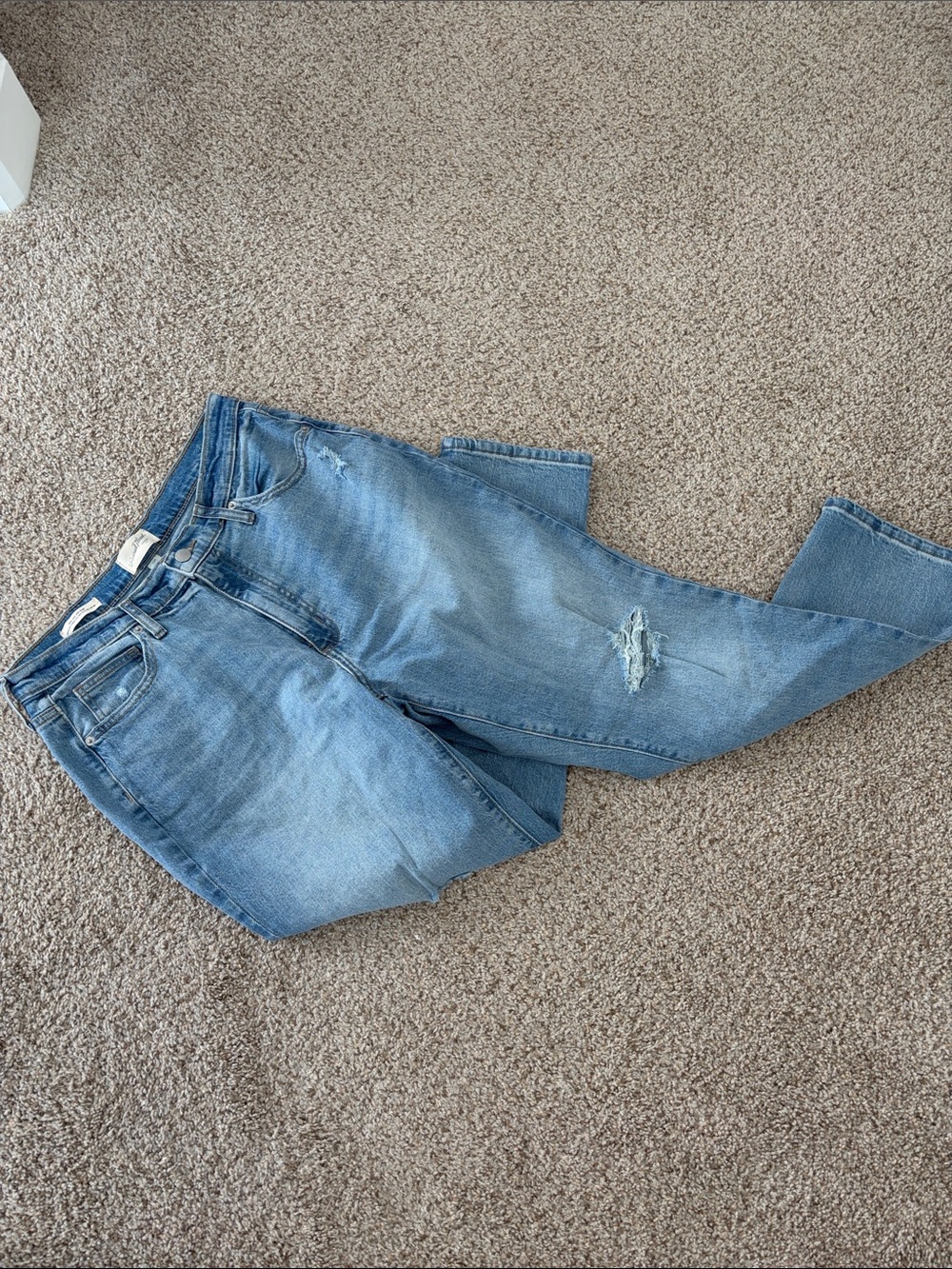 Universal Thread Light Blue Distressed High-Rise Jeans